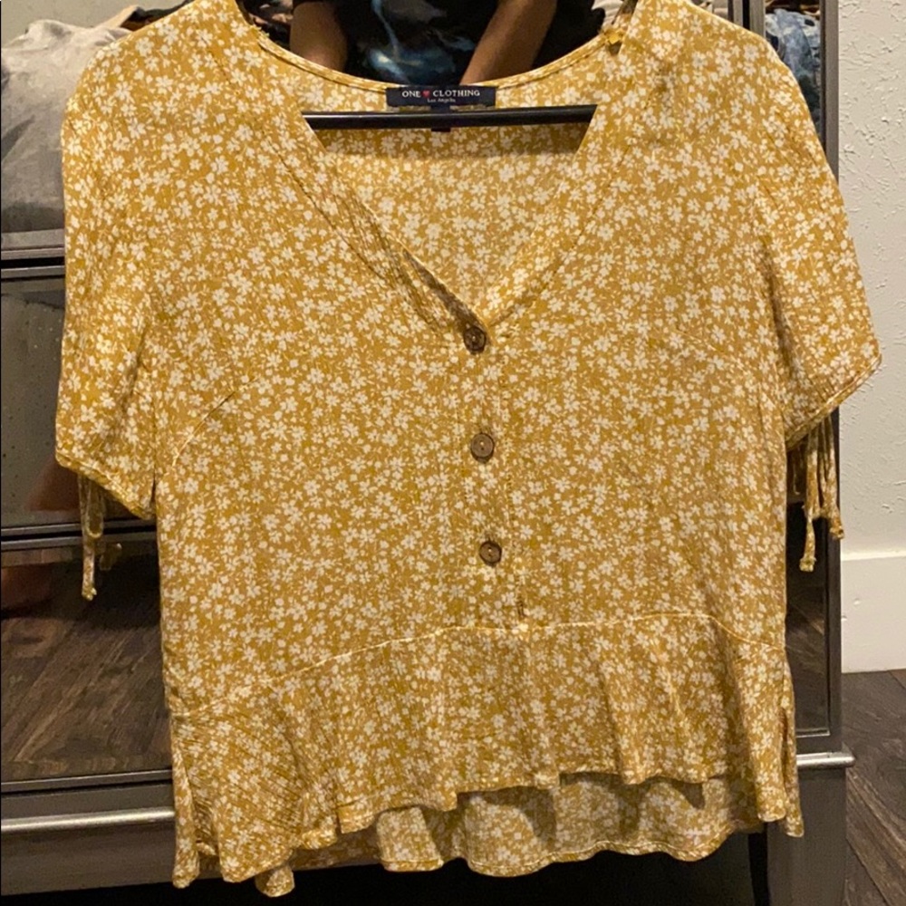 Short sleeve blouse
